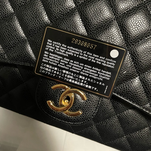 Authentic Chanel Timeless Classic Maxi DoubleFlap Caviar Leather w/Gold hardware - Picture 3 of 14